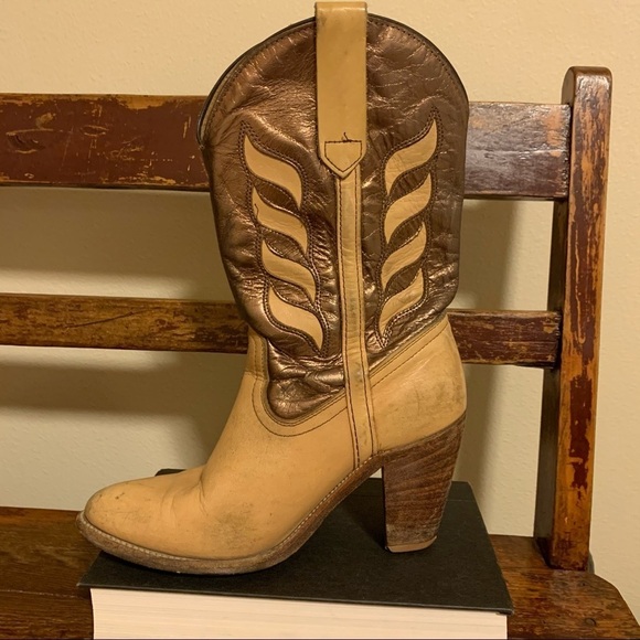 Frye Vintage Metallic Cowboy Western Boots Tan Festival Bohemian Unique! - Picture 5 of 16